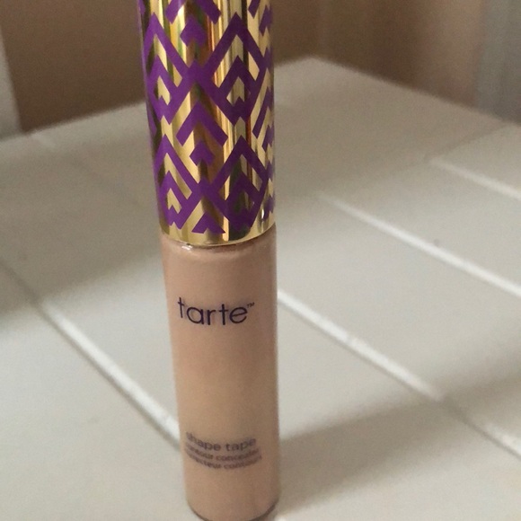 Tarte shape tape concealer. - Picture 1 of 3